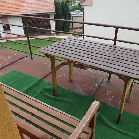 Rd Cerncin Bucovice Appartement Buitenkant foto