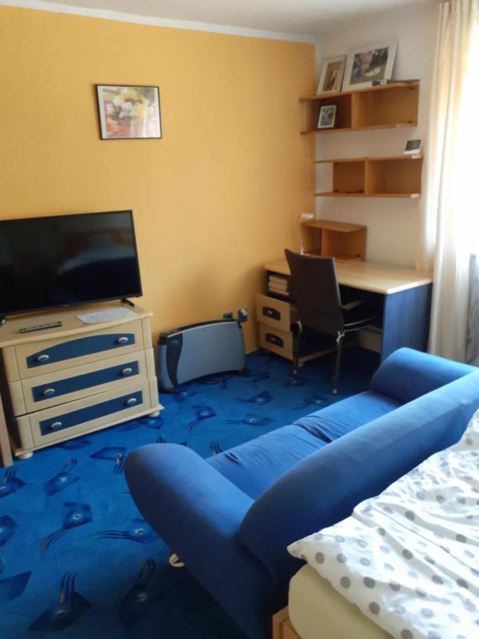 Rd Cerncin Bucovice Appartement Buitenkant foto
