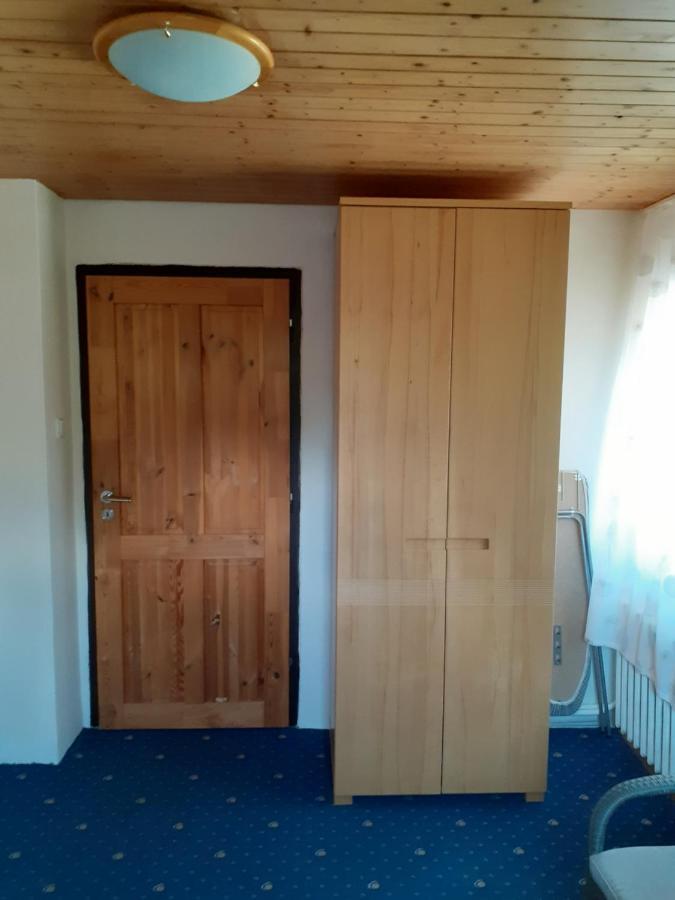 Rd Cerncin Bucovice Appartement Buitenkant foto