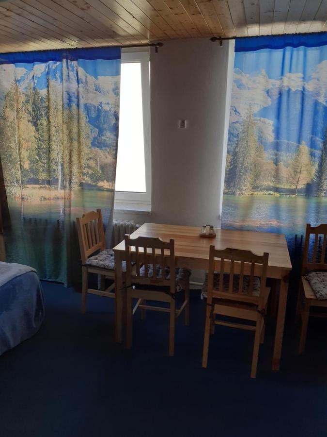 Rd Cerncin Bucovice Appartement Buitenkant foto