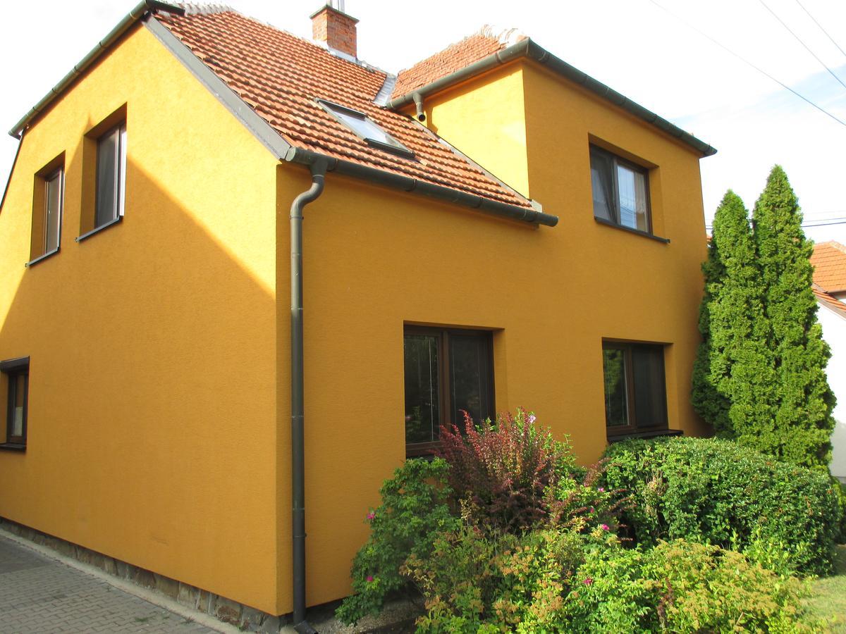 Rd Cerncin Bucovice Appartement Buitenkant foto